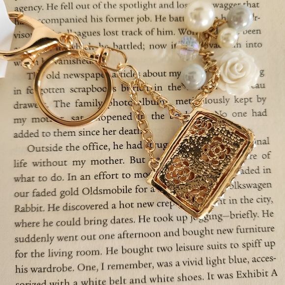 New Rhinestone Flowerette Faux Pearl Bag Charm/Keychain - Picture 2 of 6